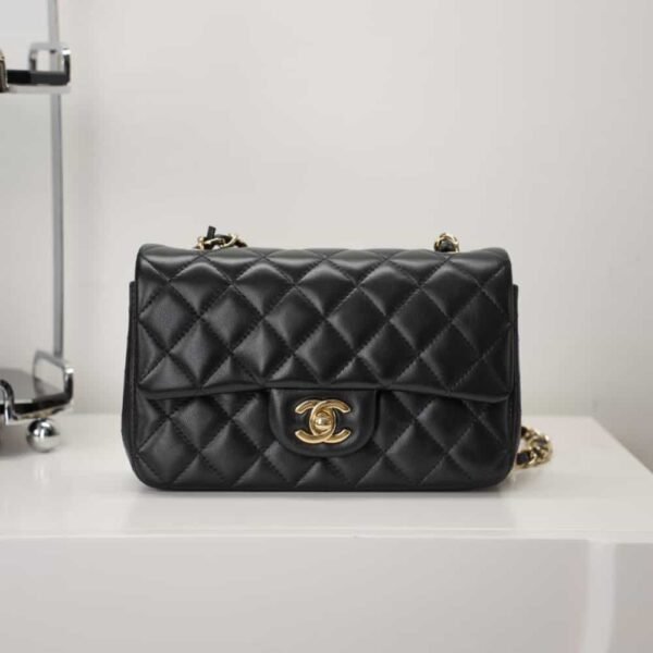 Chanel Classic Flap Mini Lambskin(Black/Gold)